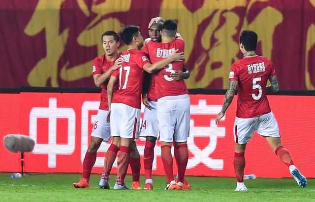 上港深夜客场获胜强势登顶积分榜的简单介绍